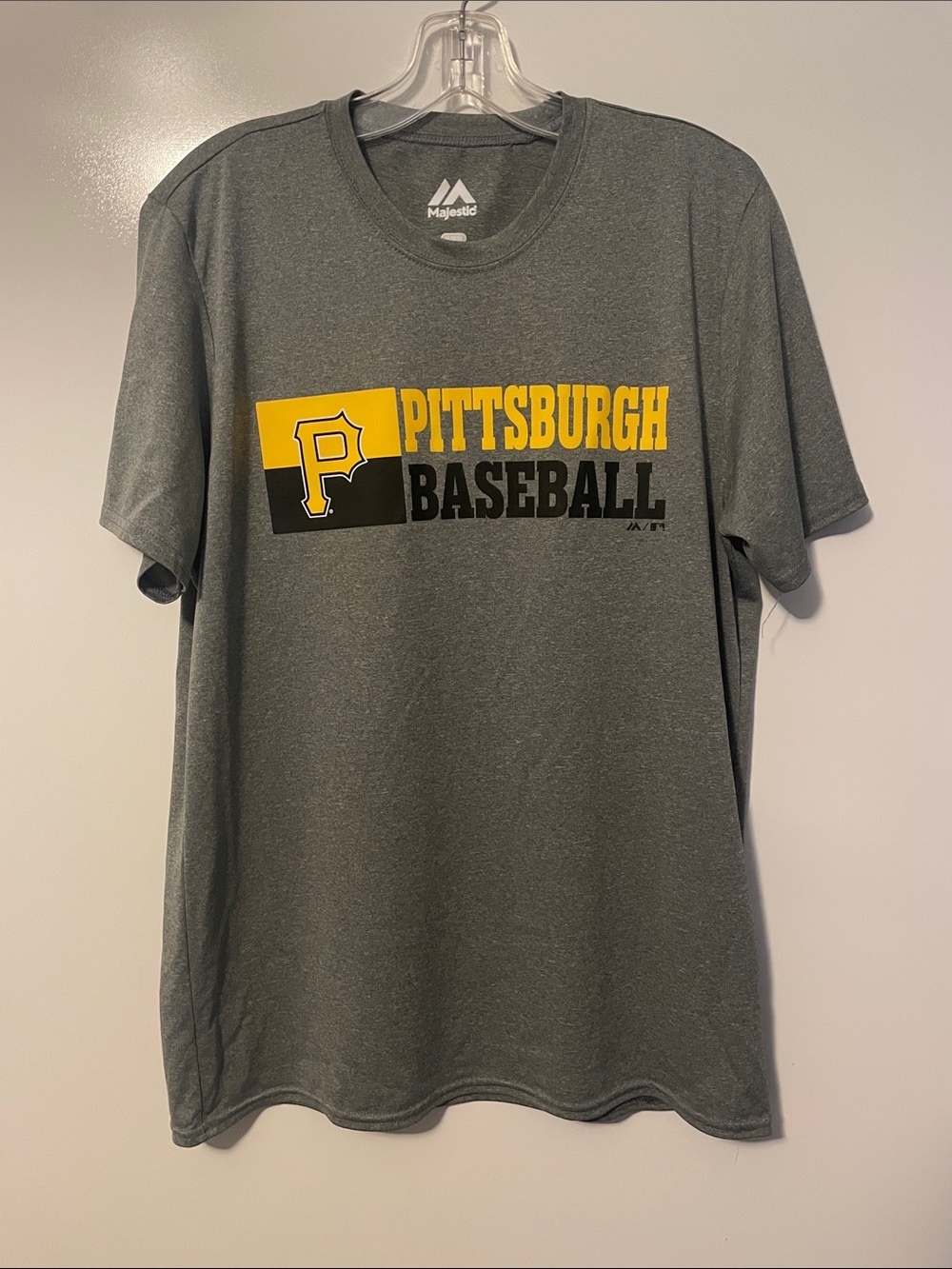Pittsburgh Pirates T-shirt men’s medium